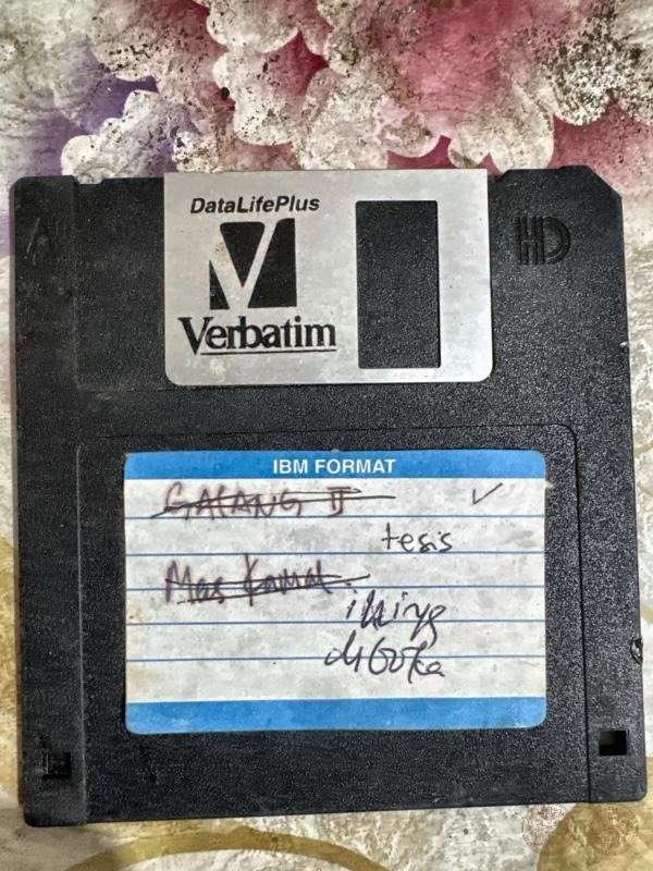 Disket 3,5 inci Verbatim DataLifePlus (Artefak Media Penyimpanan Digital)